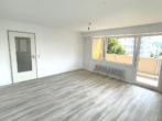 Wohnzimmer - Attraktive 3 Zimmer-Wohnung mit Balkon & Aufzug zum sofort beziehen!