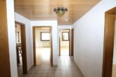 Schöne 3 Zimmer-Wohnung mit sonnigem Balkon & Garage! - Flur