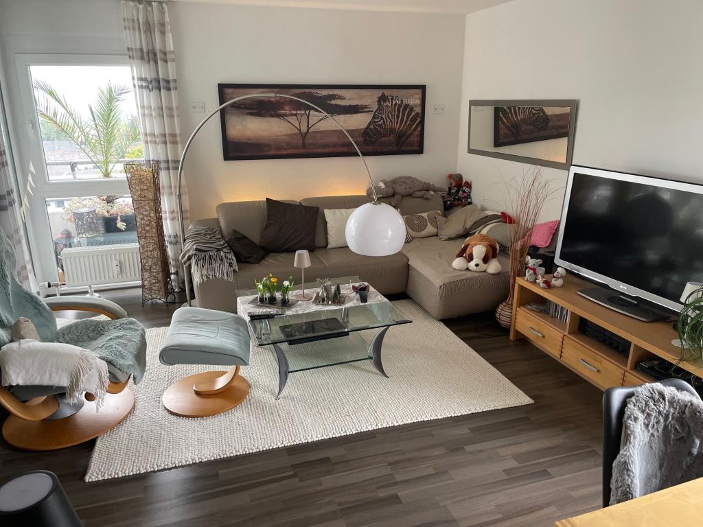 Kapitalanleger aufgepasst! Interessante 2,5 Zimmer-Wohnung in Bettringen! - Wohnzimmer (36766)