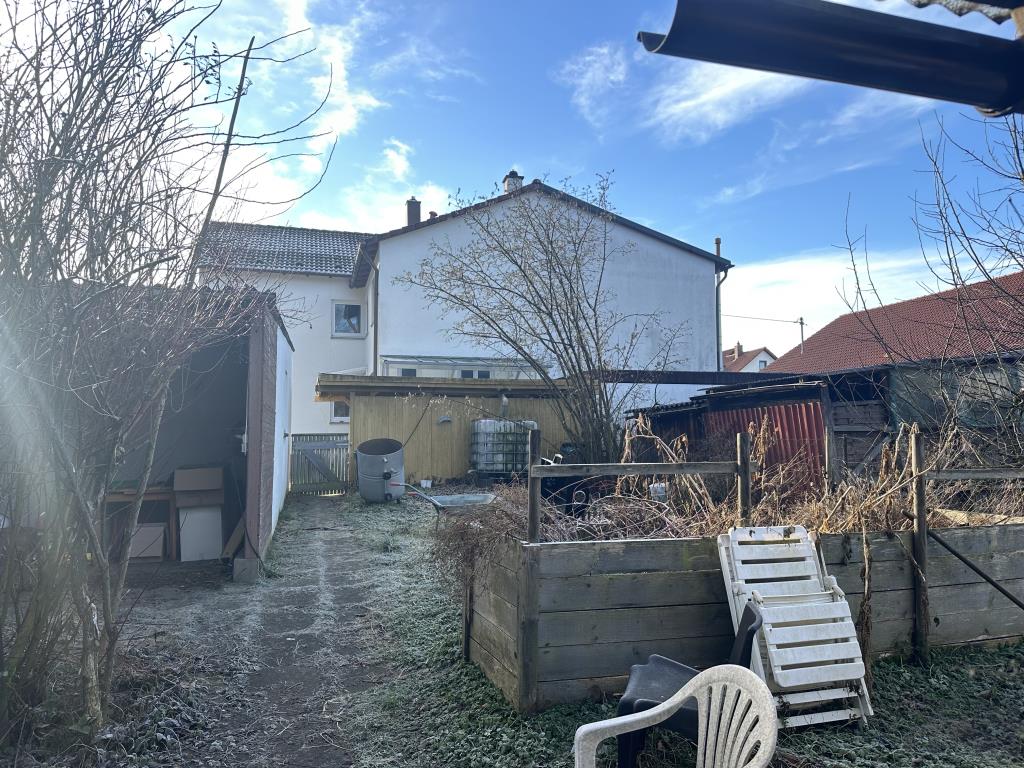 Großzügiges Einfamilienwohnhaus mit 8 Zimmern nahe Boehringer Ingelheim! - Blick Garten 2 (41508)