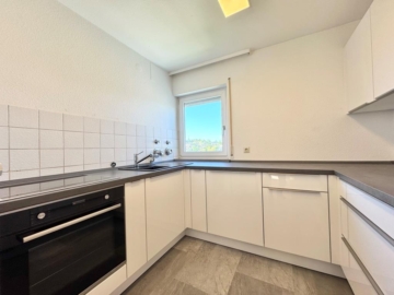 Erbpacht! Sofort beziehbar 2 Zimmer Wohnung mit Balkon + TG-Stellplatz!, 70599 Stuttgart, Wohnung