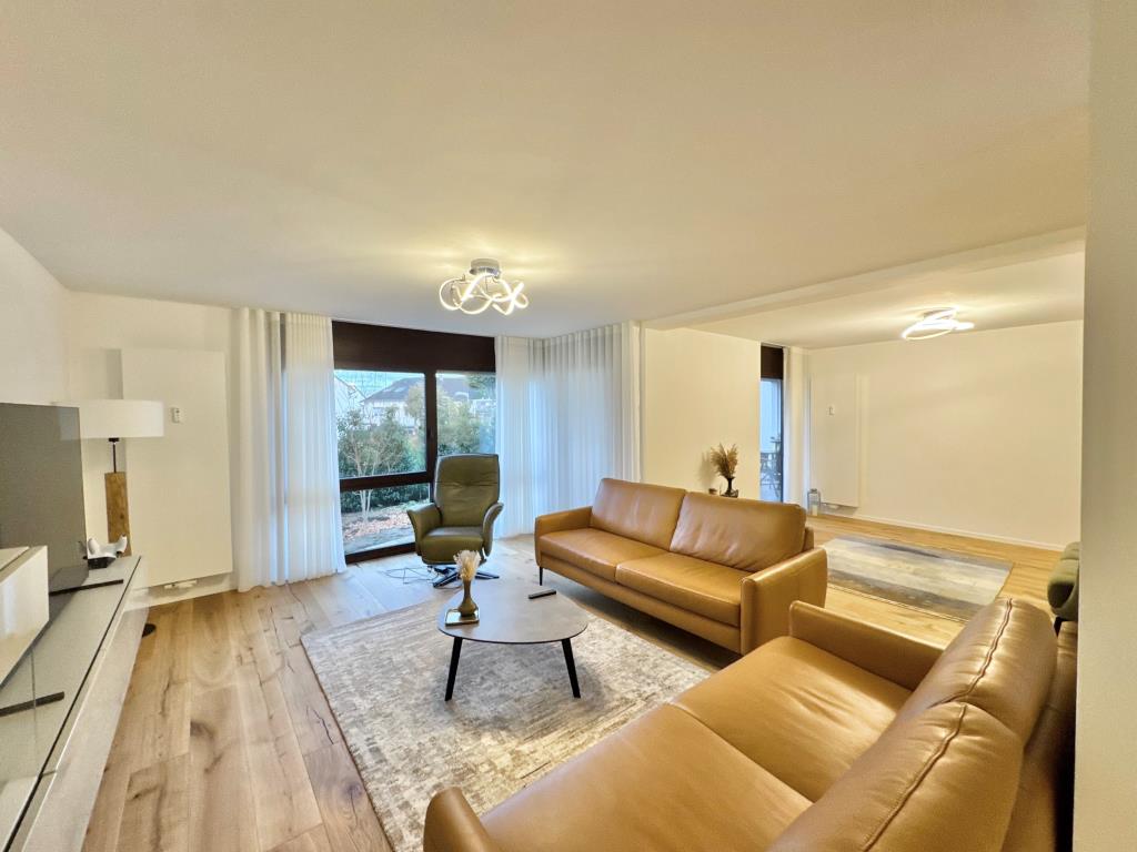 Generalsanierte 4,5 Zimmer-Wohnung mit Garten in beliebter Wohnlage! - Wohnzimmer (36966)