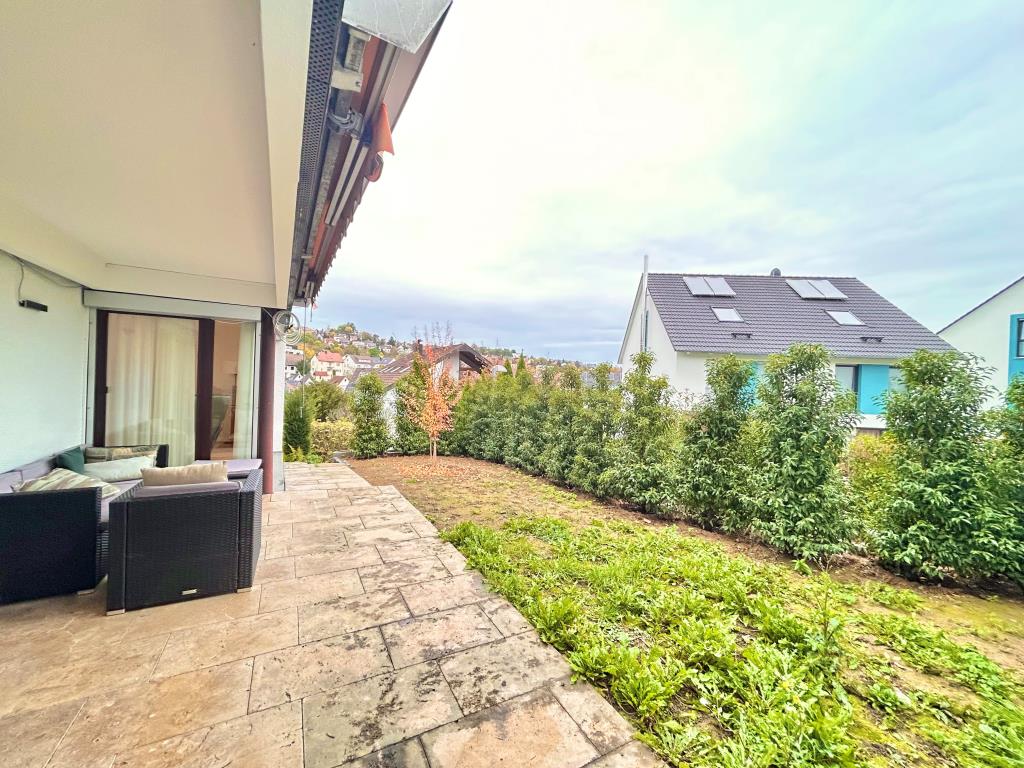 Generalsanierte 4,5 Zimmer-Wohnung mit Garten in beliebter Wohnlage! - Terrasse (36968)