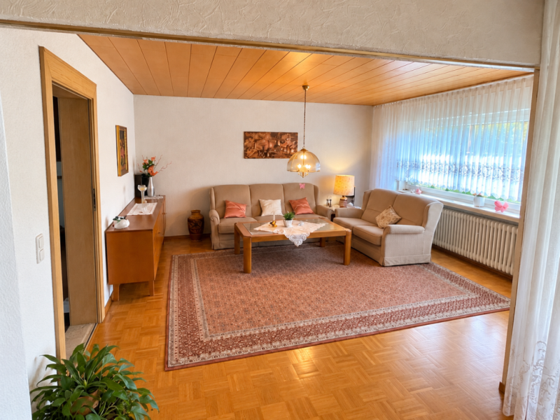 Seltene Gelegenheit! Charmante Doppelhaushälfte in ruhiger Wohnlage! - Wohnzimmer (54922)