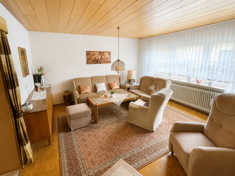 Liebevolles Schmuckstück! Sonnige Doppelhaushälfte mit Terrasse & Garten! - Wohnzimmer (51089)