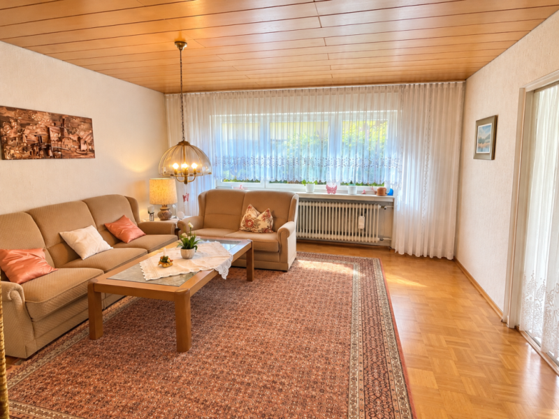 Seltene Gelegenheit! Charmante Doppelhaushälfte in ruhiger Wohnlage! - Wohnzimmer (54923)
