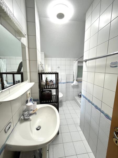Sonnige Penthouse-Wohnung mit zwei Dachterrassen und Weitblick – ein Zuhause mit Perspektive! - Badezimmer (52018)