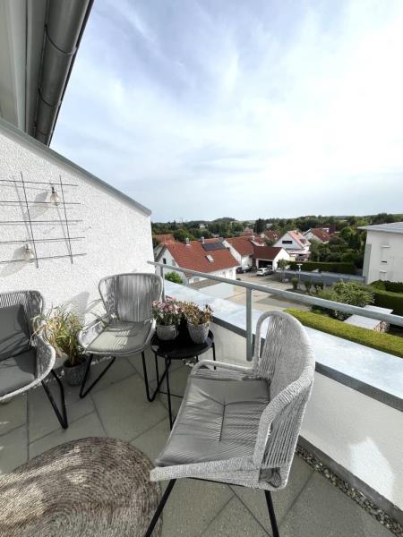 Sonnige Penthouse-Wohnung mit zwei Dachterrassen und Weitblick – ein Zuhause mit Perspektive! - Ausblick Dachterrasse (52020)