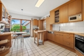 Küche - Design trifft Lage! Frei stehendes Familiendomizil in stadtnaher Lage in Top-Zustand!