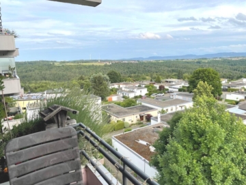 Großzügige 5,5 Zimmer-Wohnung mit Balkone & Aufzug in Baltmannsweiler!, 73666 Baltmannsweiler, Wohnung
