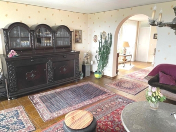 Großzügige 5,5 Zimmer-Wohnung mit Balkone & Aufzug in Baltmannsweiler!, 73666 Baltmannsweiler, Wohnung