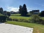 Blick ins Grüne - Hochwertig ausgestattete 2,5-Zi-Wohnung mit herrlicher Terrasse & Gartenanteil in Mittelbiberach!