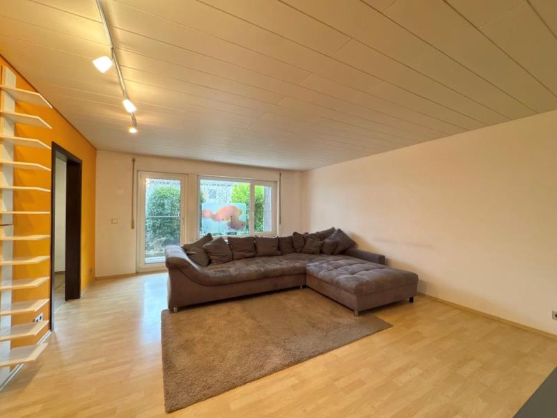 Ideale Gelegenheit! Attraktive 3 Zimmer-Wohnung mit sonniger Terrasse! - Wohnzimmer (45302)
