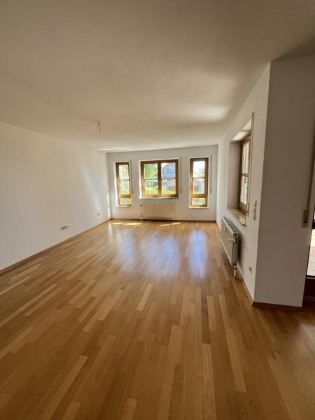 Großzügige 3,5-Zimmer-Wohnung mit gemütlichem Flair - Wohnbereich 2 (45156)