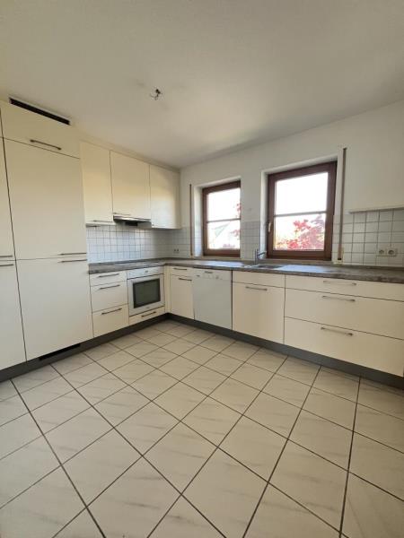 Großzügige 3,5-Zimmer-Wohnung mit gemütlichem Flair - Ku¨che (45158)