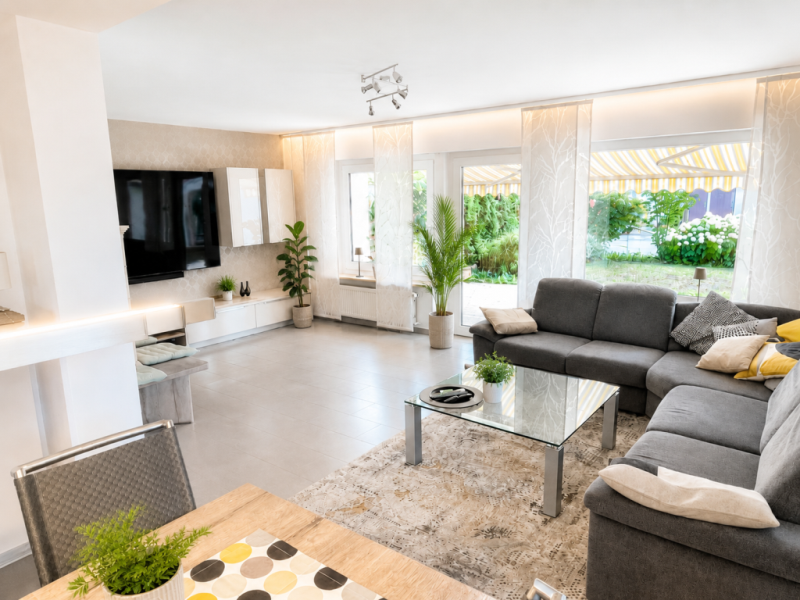 Einziehen & Wohlfühlen! Modernisierte Doppelhaushälfe für tolle Ansprüche! - Wohnzimmer (51523)