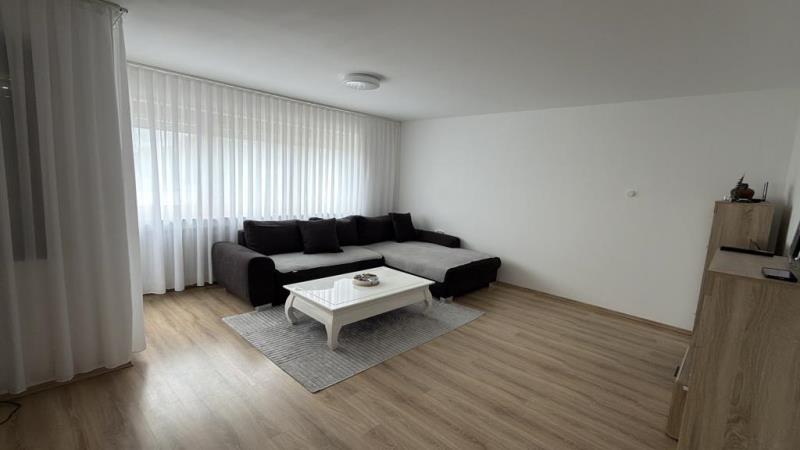 Sonnige & aufzugsversorgte 2,5-Zi.-Wohnung auf dem Biberacher Mittelberg! - Wohnzimmer (52807)