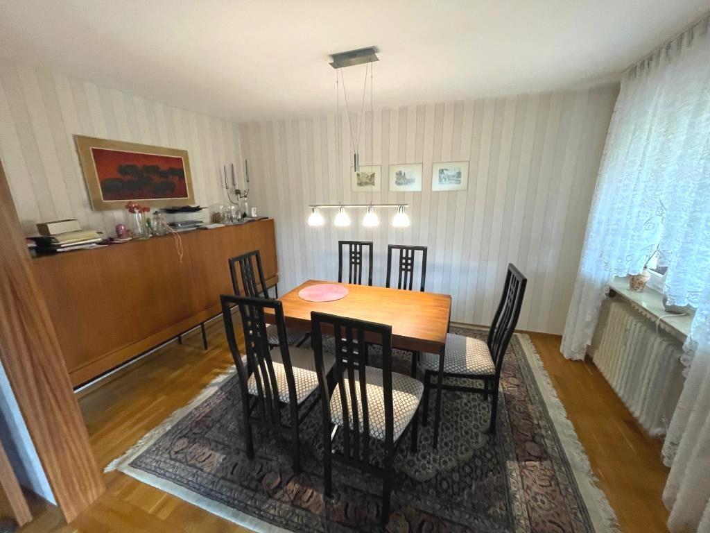 Familien aufgepasst! Tolle 4 Zimmer-Wohntraum nähe Klinik in Schorndorf! - Esszimmmer (38971)