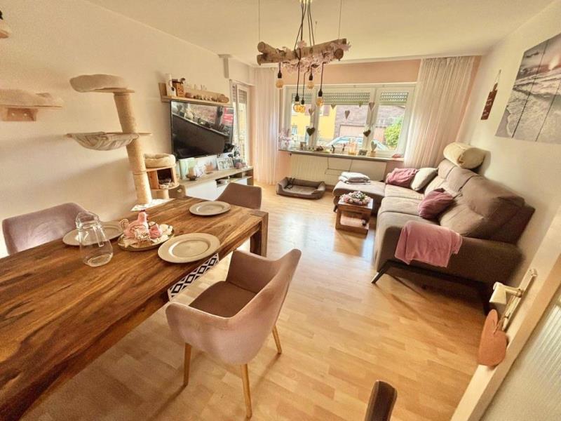 Einziehen & Wohlfühlen! Attraktive 3 Zimmer-Wohnung mit 2. Balkone in Fellbach! - Wohnzimmer (45392)