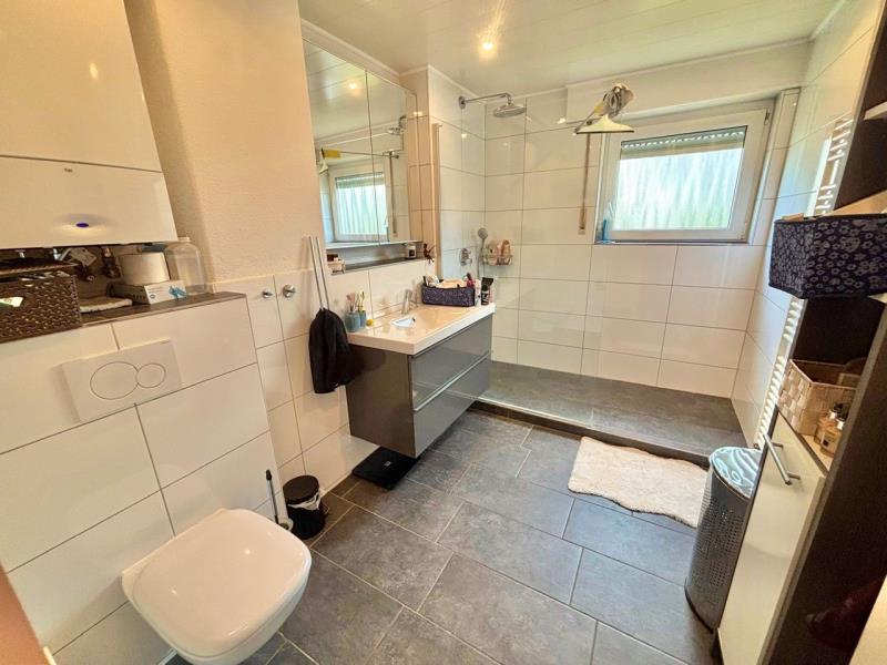 Einziehen & Wohlfühlen! Attraktive 3 Zimmer-Wohnung mit 2. Balkone in Fellbach! - Badezimmer (50034)