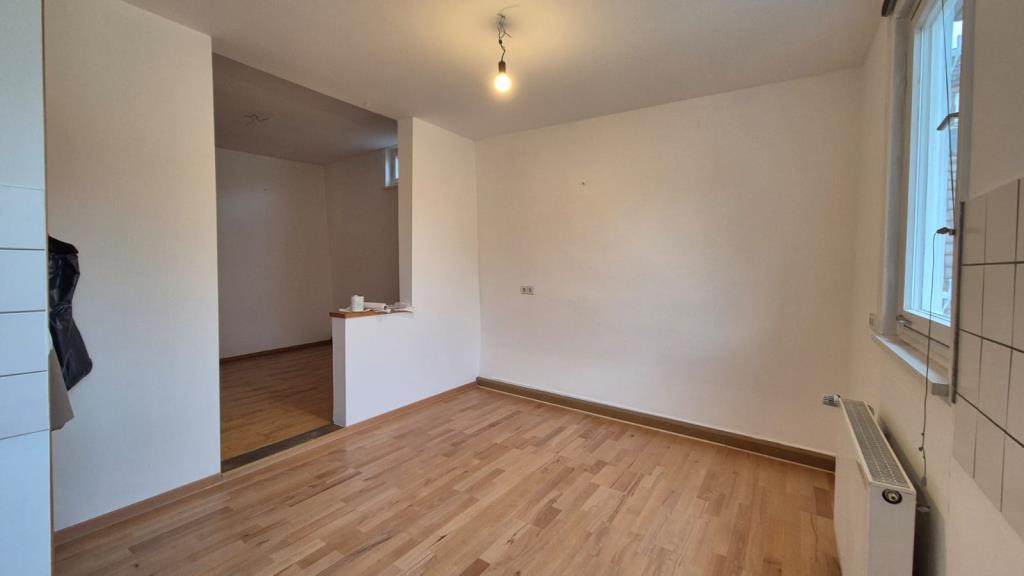 Sofort beziehbar! 3-Zimmer-Wohnung mit 2 zusätzlichen Zimmern im Dachgeschoss! - Essbereich (43564)