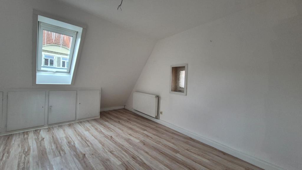 Sofort beziehbar! 3-Zimmer-Wohnung mit 2 zusätzlichen Zimmern im Dachgeschoss! - Schlafzimmer DG (43567)