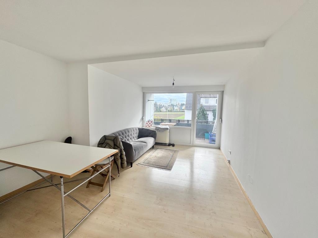 Ideale Gelegenheit! Interessante 2 Zimmer-Wohnung mit Balkon & Stellplatz! - Wohnzimmer (38574)