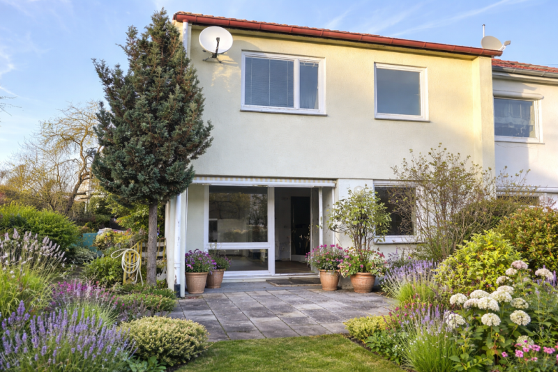 Renovieren Sie dieses tolle Reiheneckhaus mit Garten nach Ihren Wohnideen! - Mutlangen (44477)