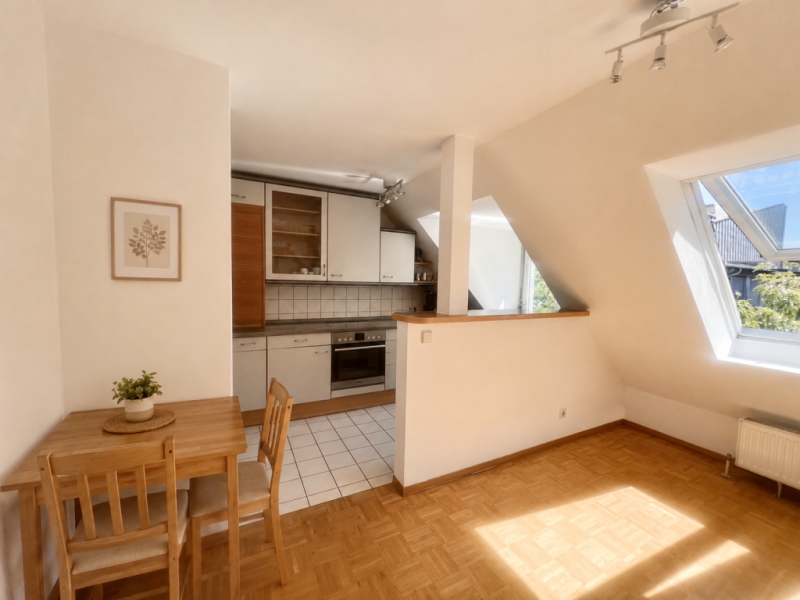 Seltene Gelegenheit! Interessante 2 Zimmer-Wohnung in bester Citylage! - Küche & Essplatz (50838)