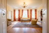 Wohnzimmer OG - Historisches Wohnen mit Schlosscharakter – Das Kaplaneihaus in Mittelbiberach