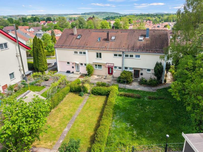 Familienfreundliches Reihenmittelhaus mit PV-Anlage, Balkon und Garten auf dem Biberacher Mittelberg - Haus mit Garten (45590)