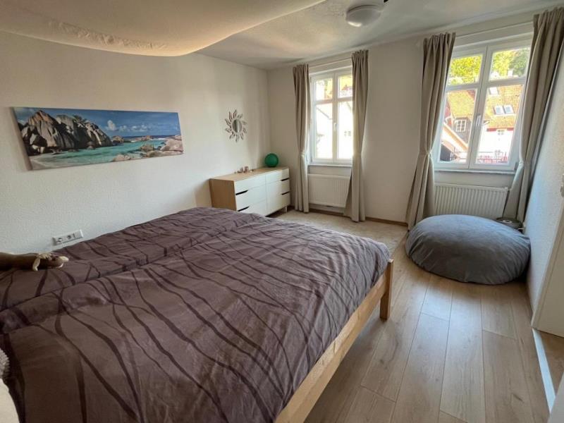 Mitten in der Altstadt! Interessantes Mehrfamilienhaus in zentraler Wohnlage! - Schlafzimmer (50374)