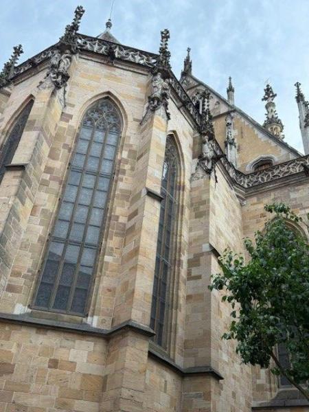 Mitten in der Altstadt! Interessantes Mehrfamilienhaus in zentraler Wohnlage! - Kirche (50376)