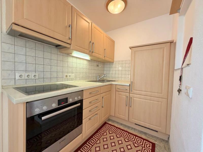 Sonnige 1 Zimmer-Wohnung mit Südbalkon & Außenstellplatz in zentraler in Stuttgart-Süd! - Küche (52829)