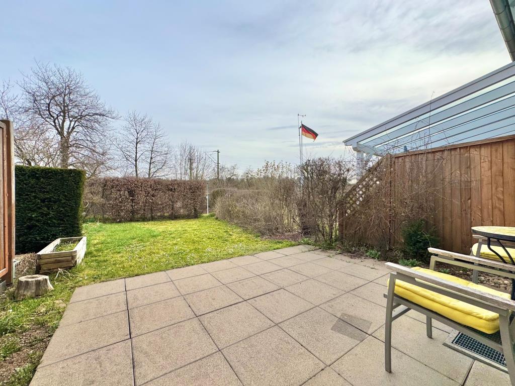 Familienparadies! Attraktives Reihenmittelhaus mit Terrasse & Garten! - Terrasse (40874)