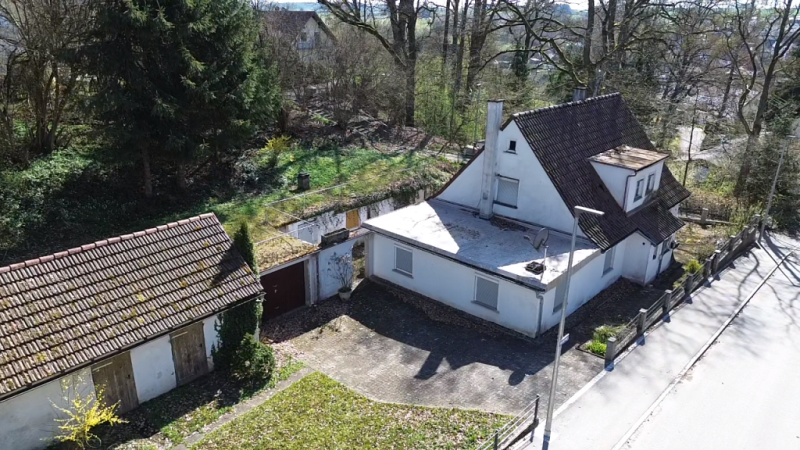 Ruhige Lage, ansprechendes Grundstück! Frei stehendes Einfamilienhaus für Sanierer! - Außenaufnahme (51872)