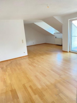 Ansprechende und helle 2 1/2 Zimmer-Wohnung mit Sonnenbalkon!, 88400 Biberach an der Riß, Wohnung