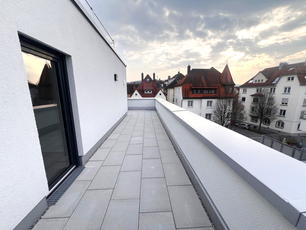 Einzigartiger Ausblick auf die Esslinger Burg! 2 Zimmer-Neubauwohnung in beliebter Wohnlage! - Terrasse (42978)