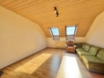 Schlafzimmer - Sofort beziehbar! Großzügige 4 Zimmer Wohnung mit Balkon und Einzelgarage!