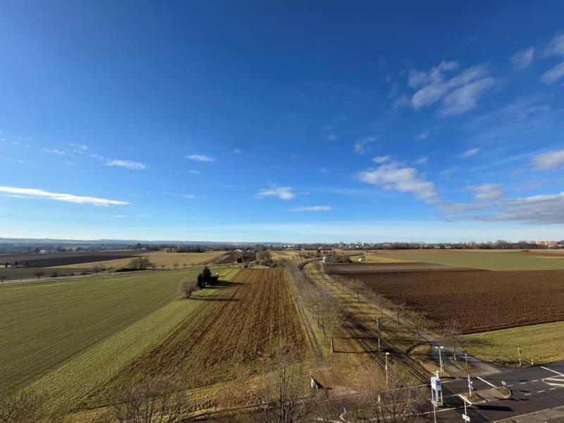 Interessante 3 Zimmer-Wohnung mit Balkon in beherrschender Aussichtslage! - Aussicht (46694)