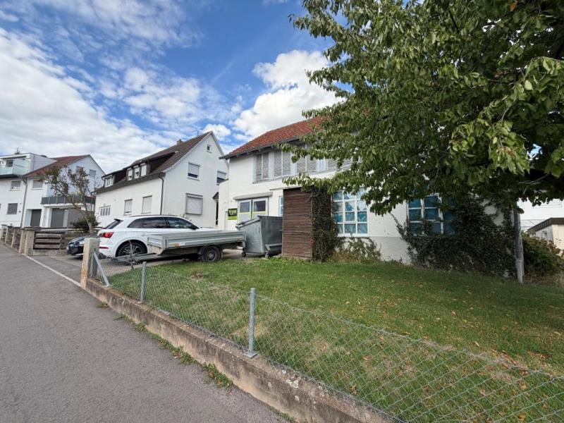 Attraktiver Bauplatz zur Errichtung eines Mehrfamilienhaus oder Reihenhäußer! - Frontansicht (53809)