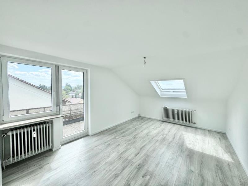 Exklusives Angebot! Stilvolle 2 Zimmer-Wohnung in herrlicher Wohnlage! - Wohn/- Essbereich (45018)