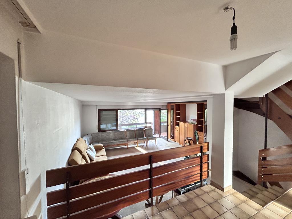 Platz für die ganze Familiel! Attraktive Doppelhaushälfte mit großzügigem Garten in Plochingen! - Wohnbereich (42003)