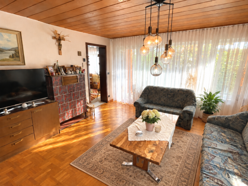 Platz fürs Leben! Charmantes Zweifamilienhaus für die ganze Familie! - Wohnzimmer (EG) (54168)