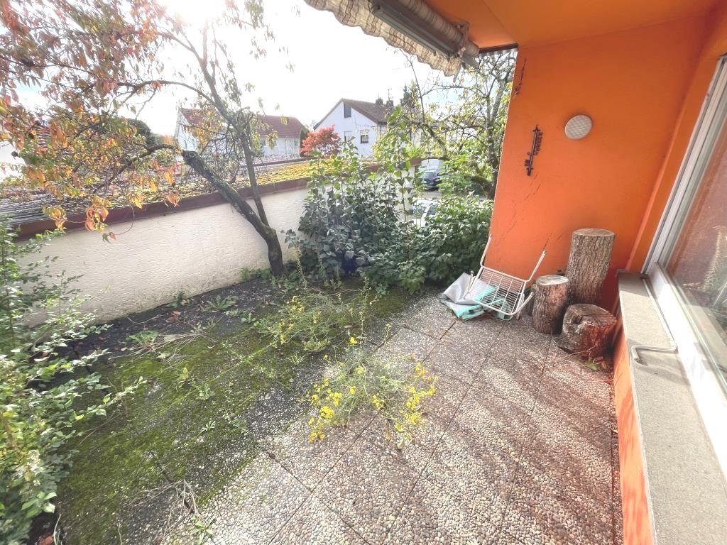 Generationenglück unter einem 1. Dach! Tolles Zweifamilienhaus in Urbach! - Terrasse (43976)