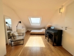 Kinderzimmer - Familien aufgepasst! Interessantes Reihenmittelhaus mit Garten in gehobener Lage von S-Feuerbach!