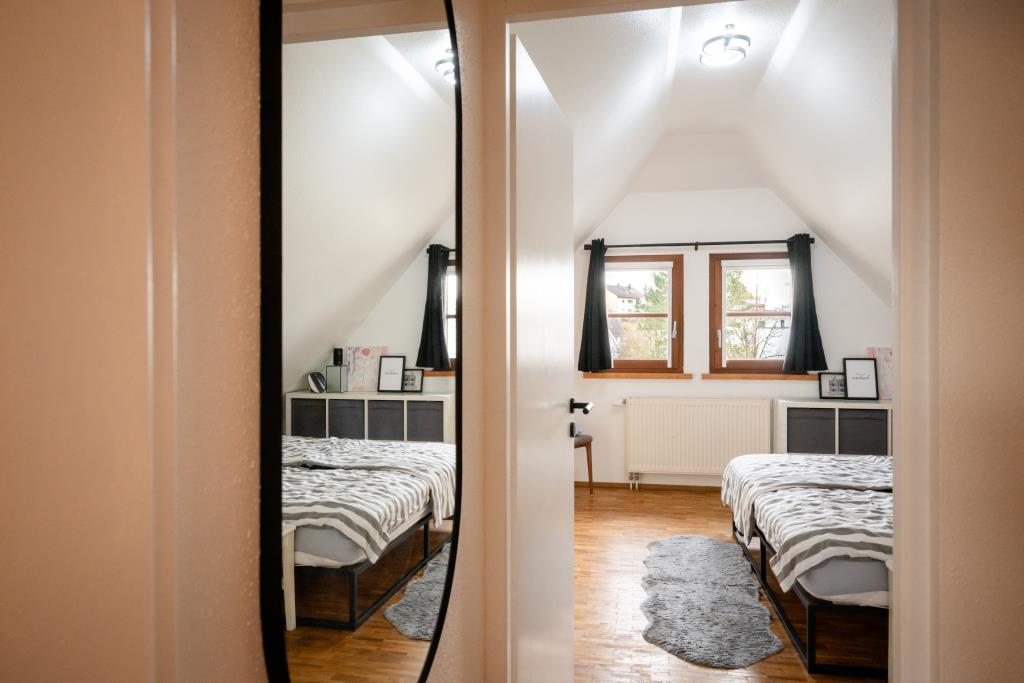 Auch Sie suchen das Besondere? Maisonette mit Sichtgebälk, 