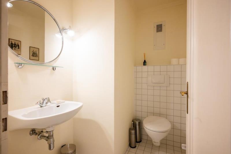Wohnen mit Geschichte – Exklusive 3,5-Zimmer-Wohnung im Schloss Mittelbiberach - WC (47537)