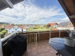 Blick Balkon - Traumhafte 3 1/2 Zimmer-Dachstudio-Wohnung mit herrlichem Sonnenbalkon!