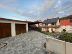 Garage & Carport - Endlich Platz für die Familie! Attraktives Einfamilienhaus mit Balkon & Garten!